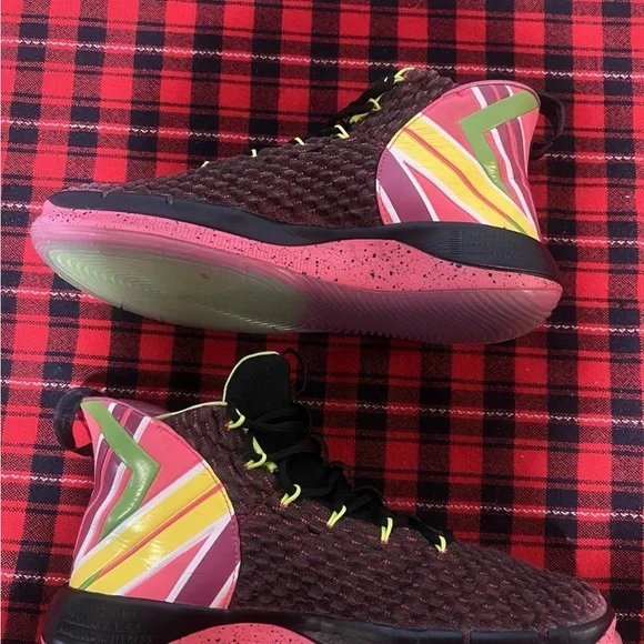 ke Air Alphadunk Size 10 mens shoes Sneakers LOB Pre-owned No Box Mint Cond - Picture 2 of 5